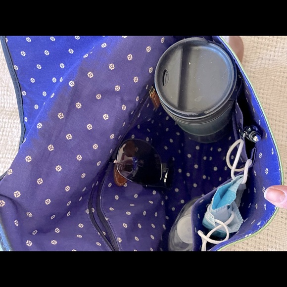 New Fossil crossbody coated canvas. Rainbow multicolor. Leather. 5 pockets snap - Picture 8 of 12